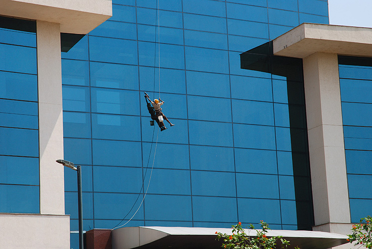  Fensterputzer in einem Software-Park in Pune