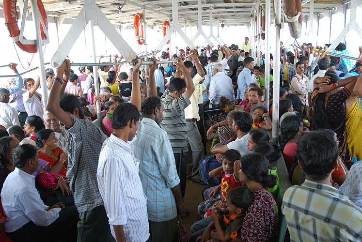 Fahrgste auf einer Flussfhre in den Sunderbans, Bengalen